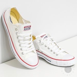 ✨ Editor & HP! ✨ Converse White Low-Top All-Stars